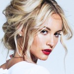 Естественные прически на средние волосы — фото новинки сезона