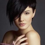 Коротка объемная стрижка — стрижка боб.