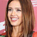 Классика — улиненное каре без челки.