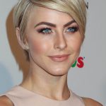 11-a-line-pixie-hairstyle-with-highlighted-texture