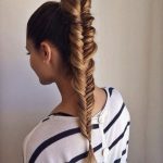 На фото: красивые прически на длинные волосы —  «Игра престолов»: сложное плетение волос.