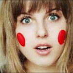 Советы макияжа, как убрать большие щеки
