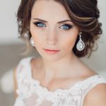 На фото: вадебные прически с короткими волосами.