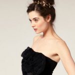 На фото: высокая причёска с использование резинки.