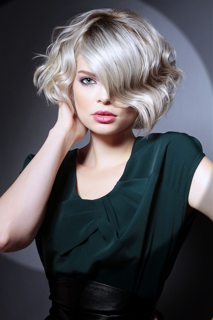 короткая  стрижка для кудрявых волос 