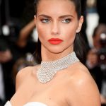 Adriana-Lima-slicked-back-hairstyles-2017-Cannes