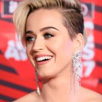 Katy-Perry-new-blonde-pixie-haircuts-2017