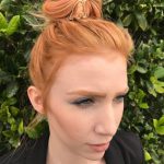 15-ginger-red-high-bun-with-unicorn-clip.jpgНовые прически 2017 с крутыми аксессуарами 15