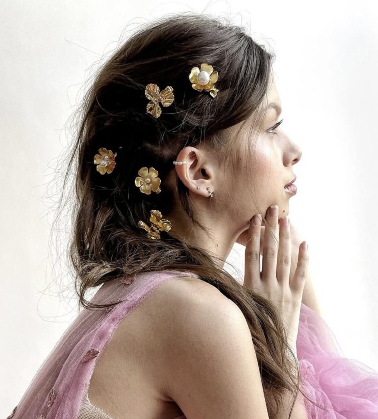 Зажимы для волос как ювелирное украшение: тренды 2026