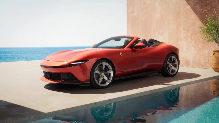 Новый Ferrari Amalfi Spider — это воплощение итальянского стиля