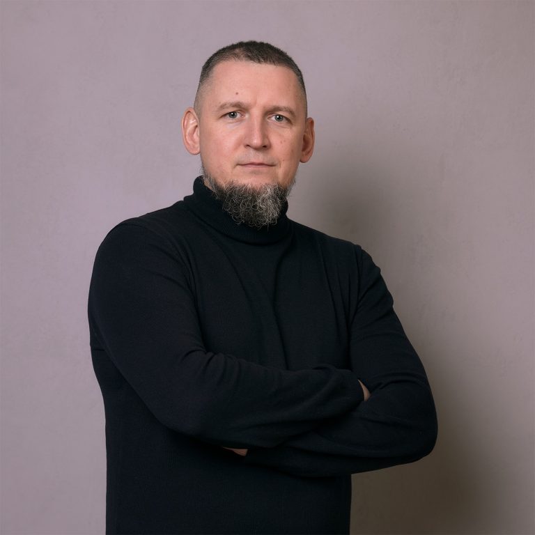 Как алгоритмы соцсетей подбирают модные рекомендации: разбираем механизмы влияния