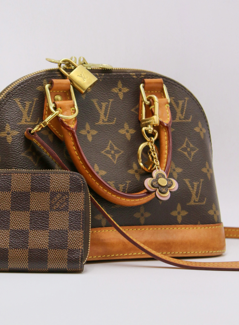 Подделки в люксе: Louis Vuitton — по количеству, Chanel — по стоимости