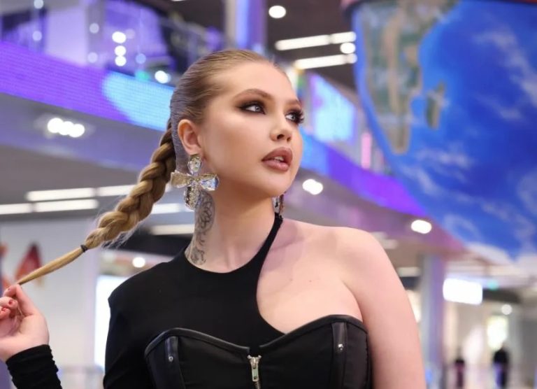 Фэшн‑мероприятия нового формата: как показы и выставки привлекают аудиторию без громкой рекламы